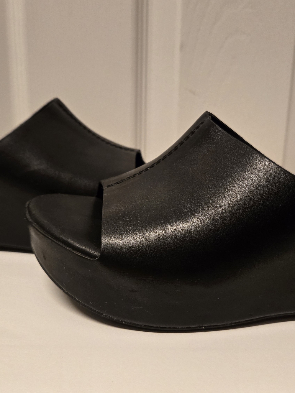 Kork-Ease Black Leather Open-Toe Slide Mules - Picture 2 of 5